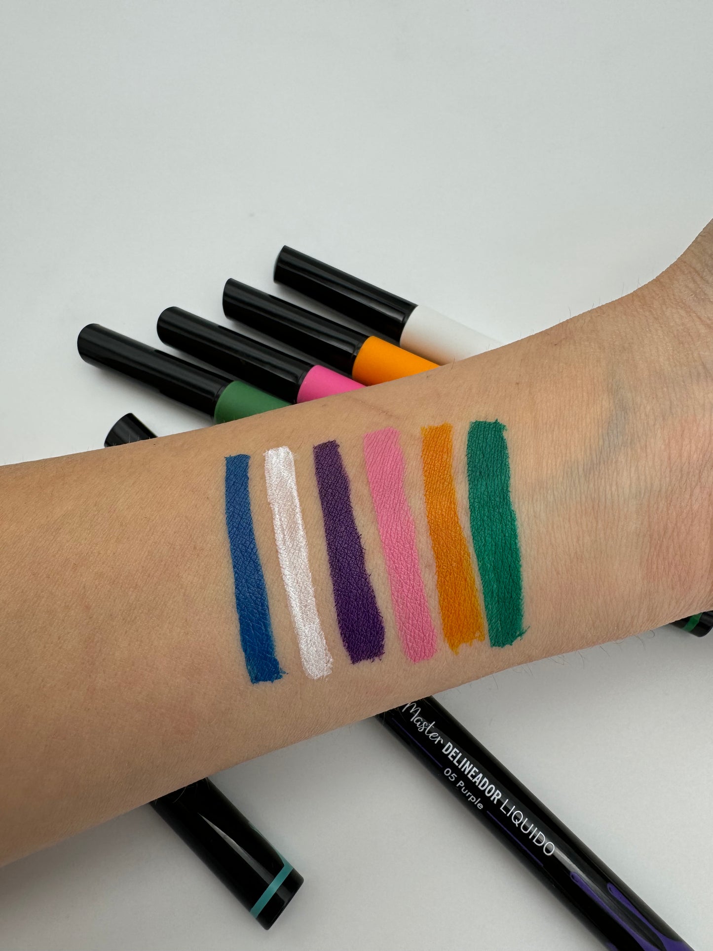 Saniye- Eyeliner colorat